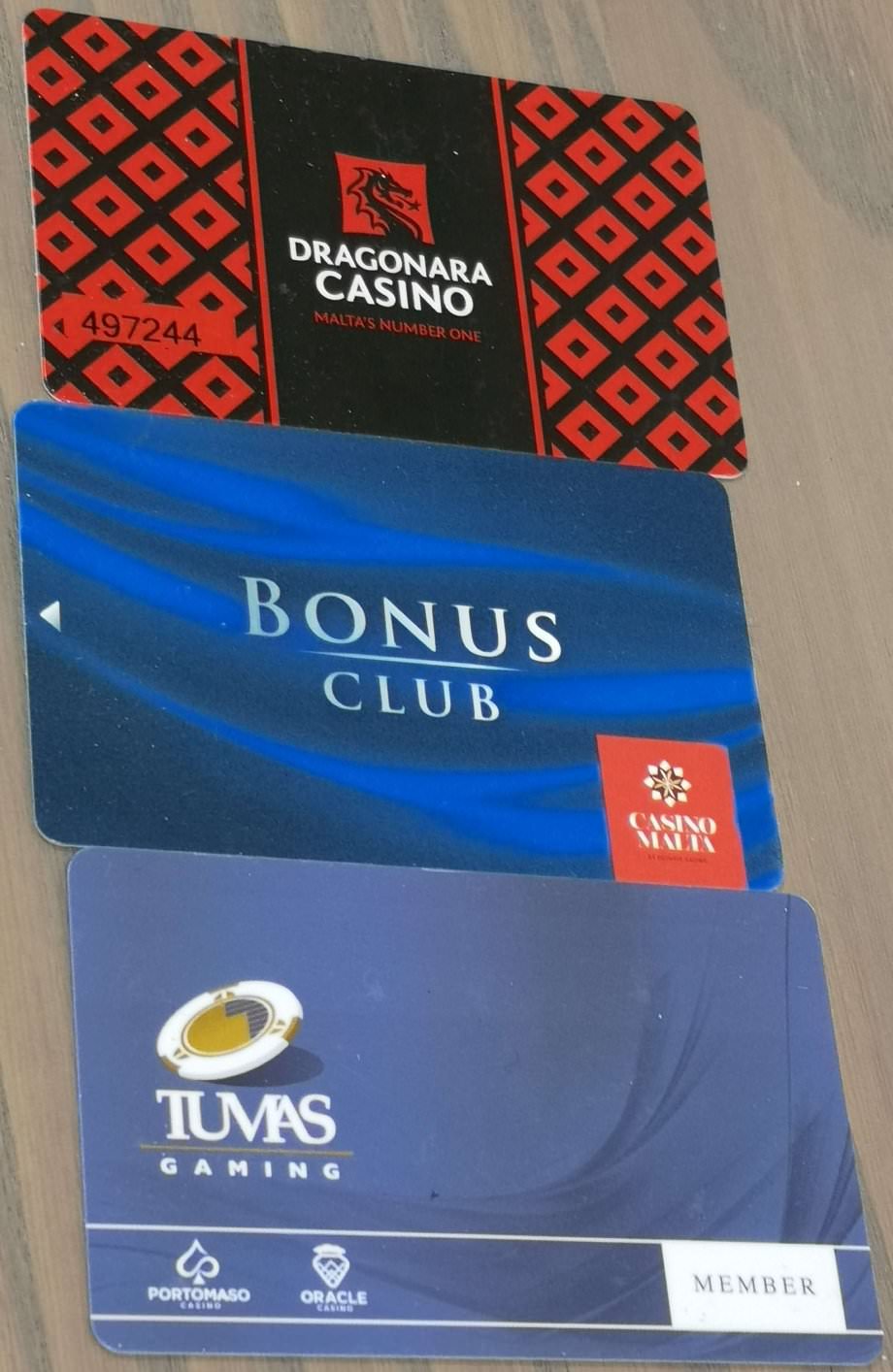  Die drei Casinokarten, die wir erhalten haben