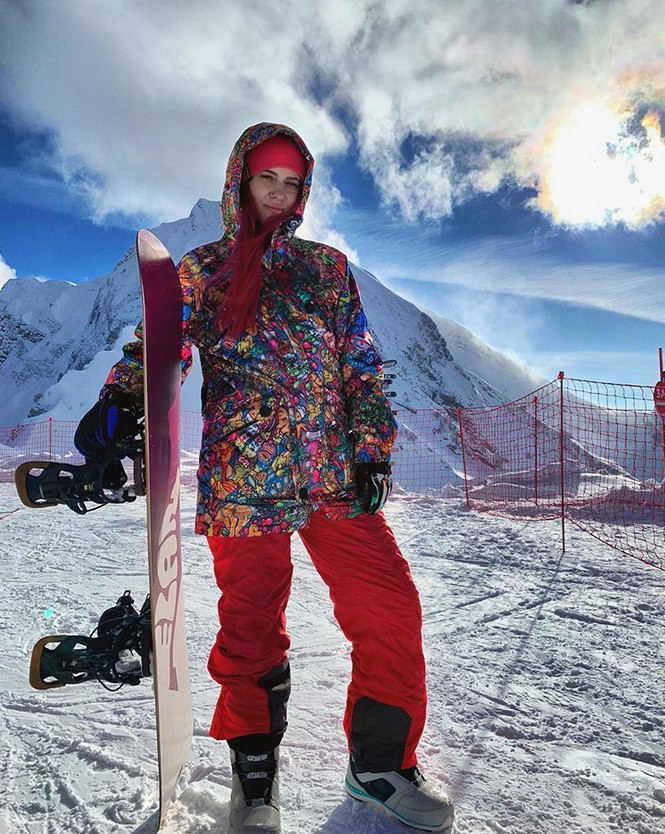 Liliya Novikova beim Snowboarden