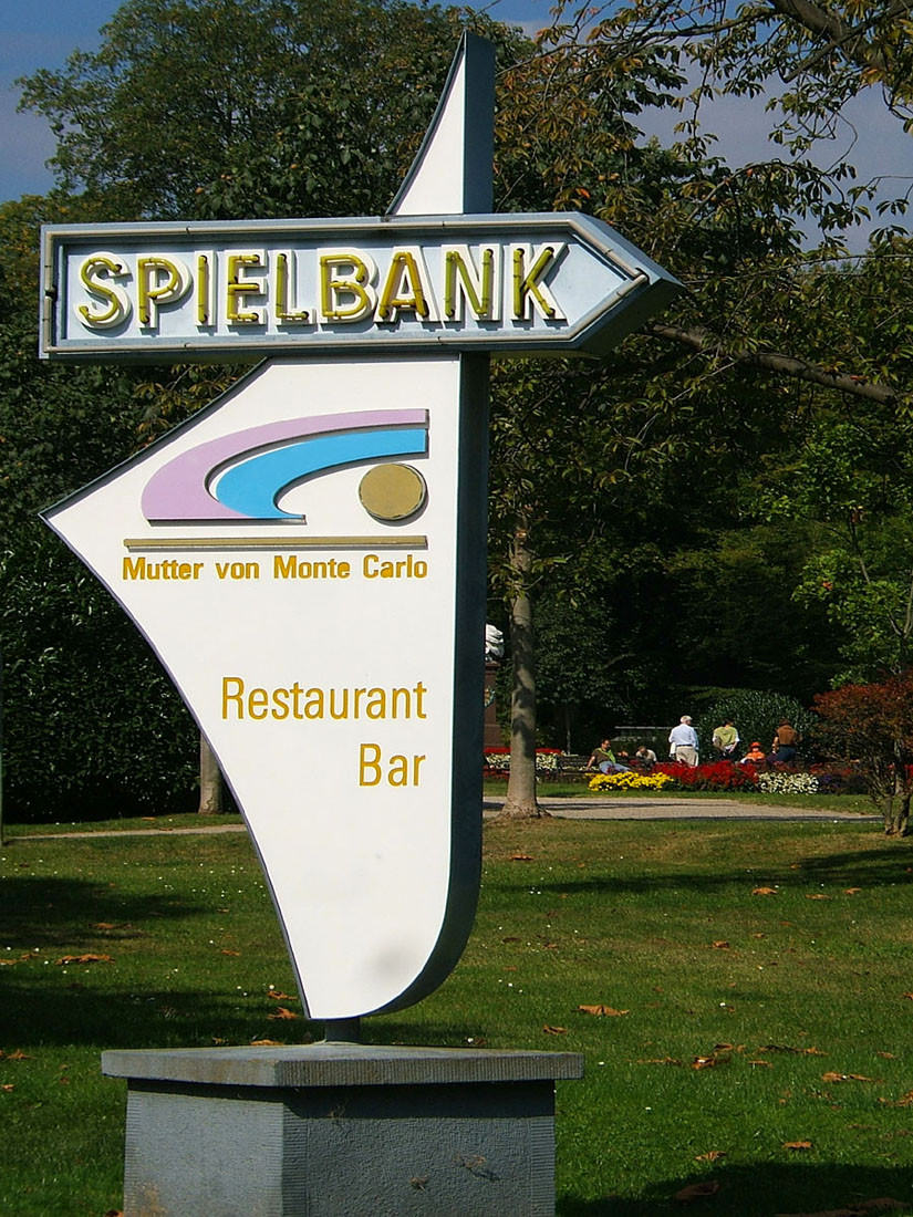 Werbeschild der Spielbank Bad Homburg