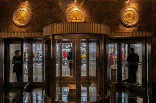 Titelbild zu Mann gewinnt Jackpot von 229.000 US-Dollar im Casino und bemerkt es nicht