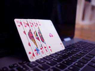 Titelbild zu Erste deutsche Lizenz für Onlinepoker erteilt