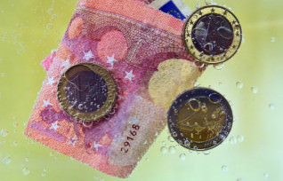 Titelbild zu Geldwäsche bei Online-Glücksspiel: Bankenaufsicht BaFin nicht zuständig?