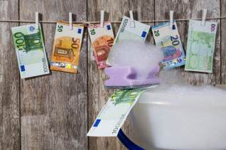 Titelbild zu Wie einfach ist Geldwäsche im Online Casino?