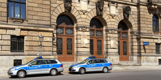 Titelbild zu Ehemaliger Kripo-Beamter begeht Straftaten zur Finanzierung der Spielsucht