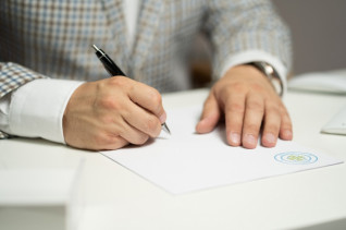 Titelbild zu GroKo: Bekämpfung illegalen Glücksspiels im Koalitionsvertrag festgeschrieben