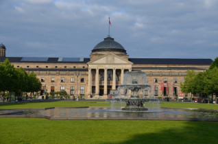 Titelbild zu Über 500.000 Euro: Rekordgewinn in der Spielbank Wiesbaden