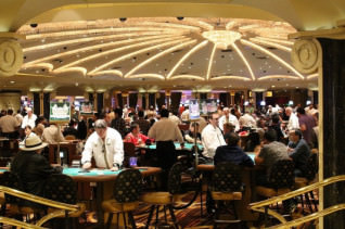 Titelbild zu Mit 2,50 Euro Einsatz: Mann gewinnt 180.000 Euro im Casino 