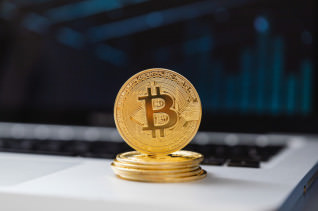 Titelbild zu Revolutioniert die Blockchain das Online-Glücksspiel?