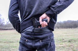 Titelbild zu Überfall vereitelt: 72-Jährige schlägt 