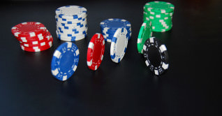 Titelbild zu USA: Casinobesucher versucht mit falschen Jetons zu betrügen