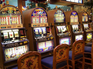 Titelbild zu Weniger Spielhallen – weniger Spielsucht?